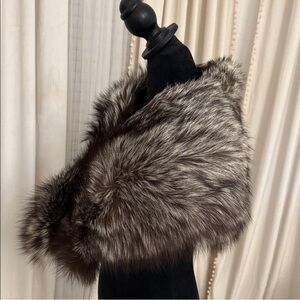 Saga fox fur silver label capelette shawl wrap